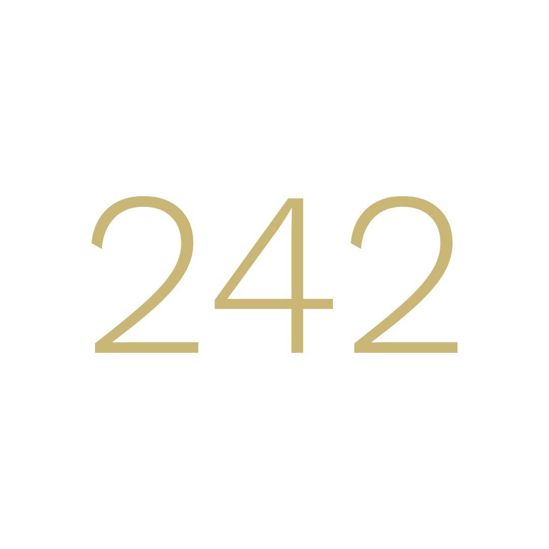 The Zadie Stud (tan)