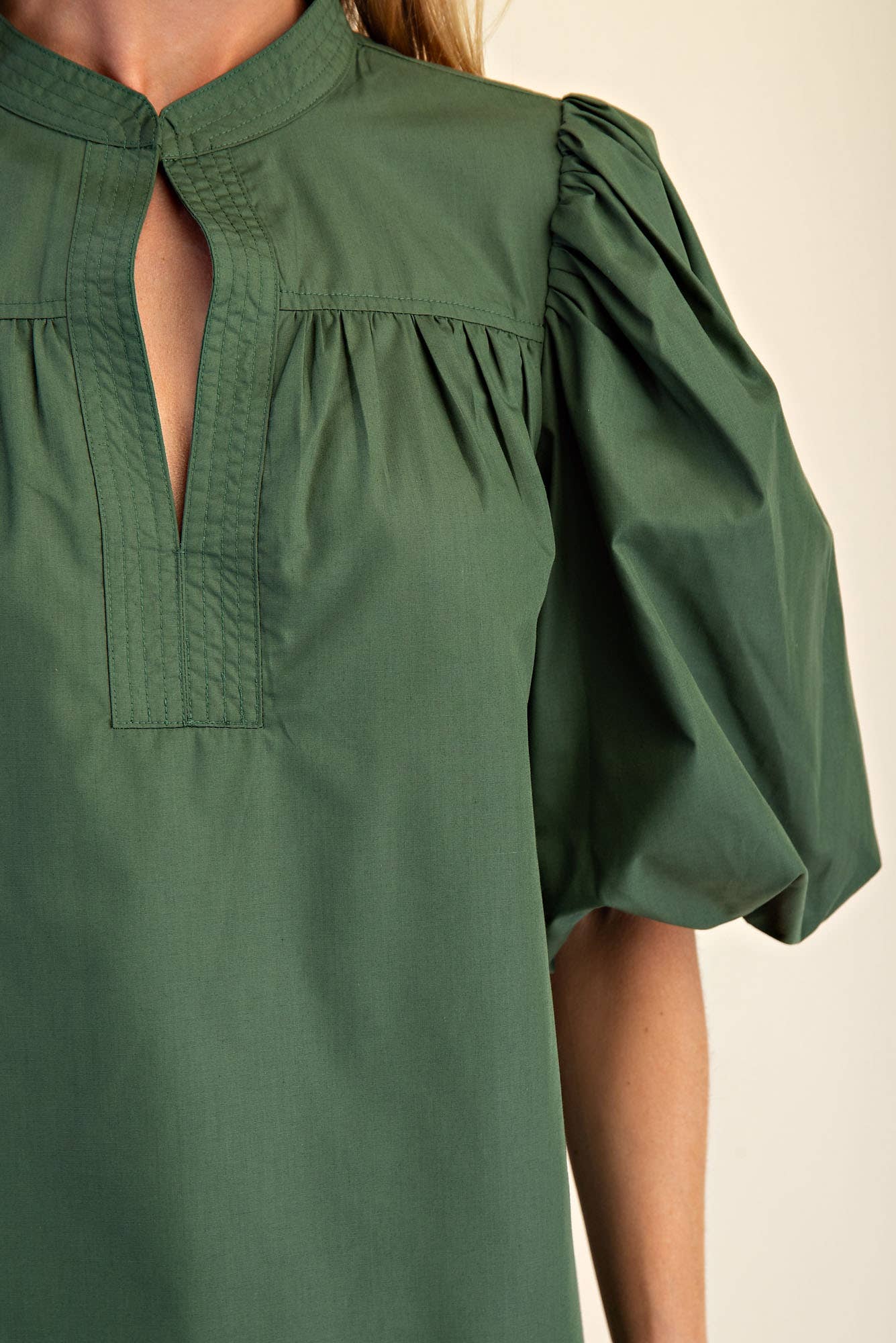 Olive Mandarin Collar V-Neck Bubble Sleeve Poplin Top