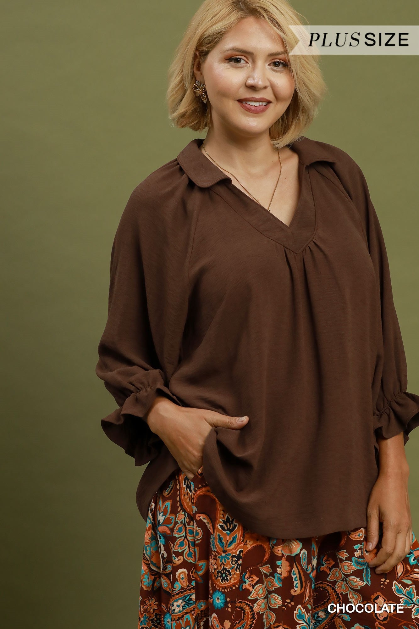 Chocolate Collared V-Neck 3/4 Sleeve Tops