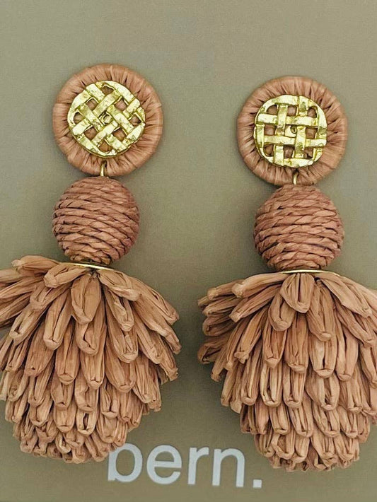Wonder Raffia Dangle Earring (taupe)