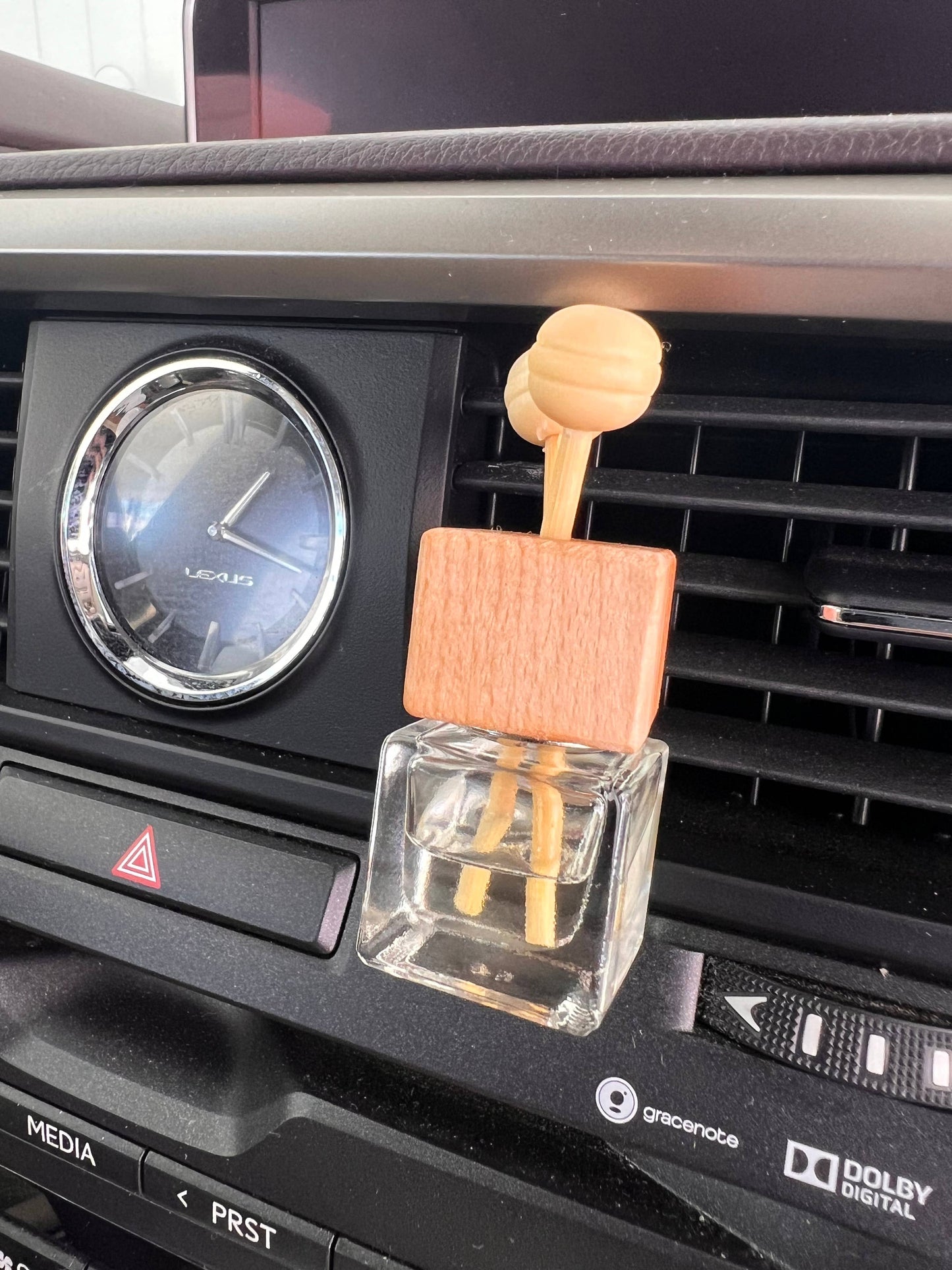 Leather Car Freshener Diffuser: Vent Clip Diffuser