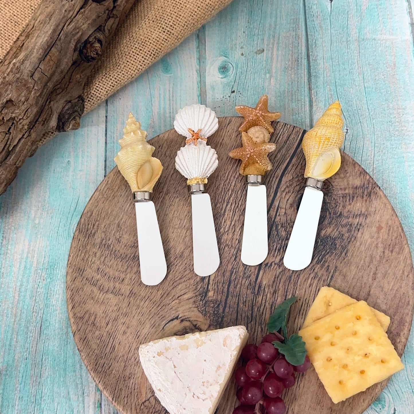 Shells Polyresin Cheese Spreader