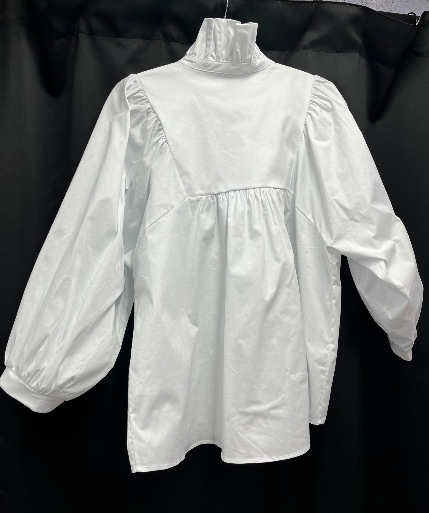 White Ruffle Collar V-Neck Bubble Sleeve Top