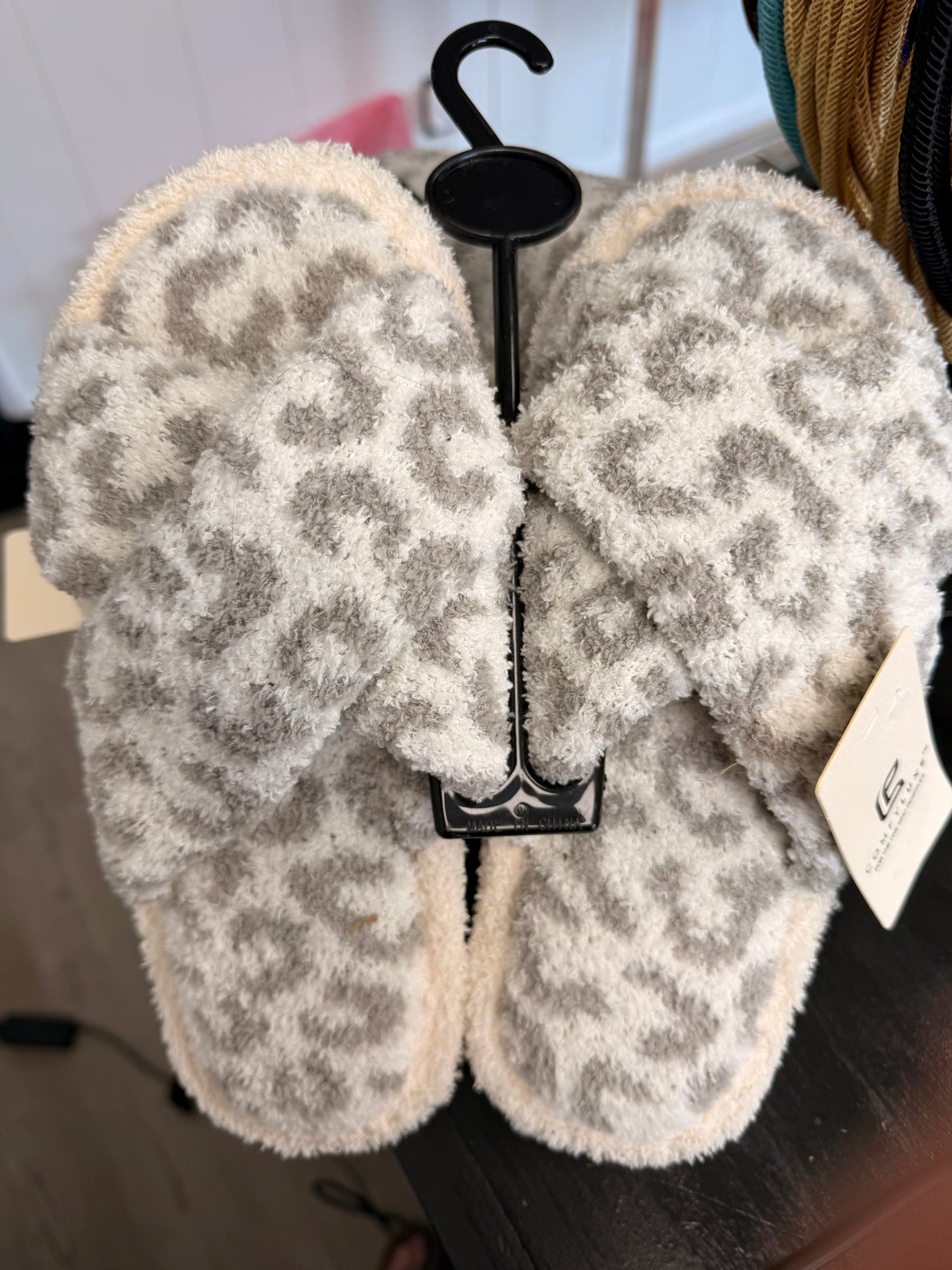 Gray Leopard Print Open Toe Slippers