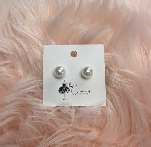 Small Pearl Stud