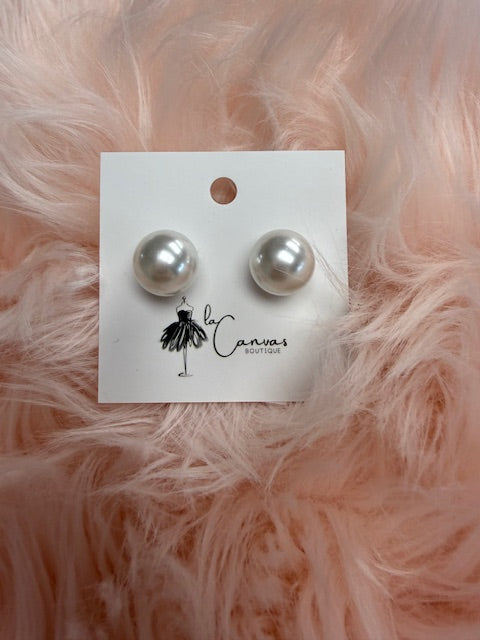 Large Pearl Stud