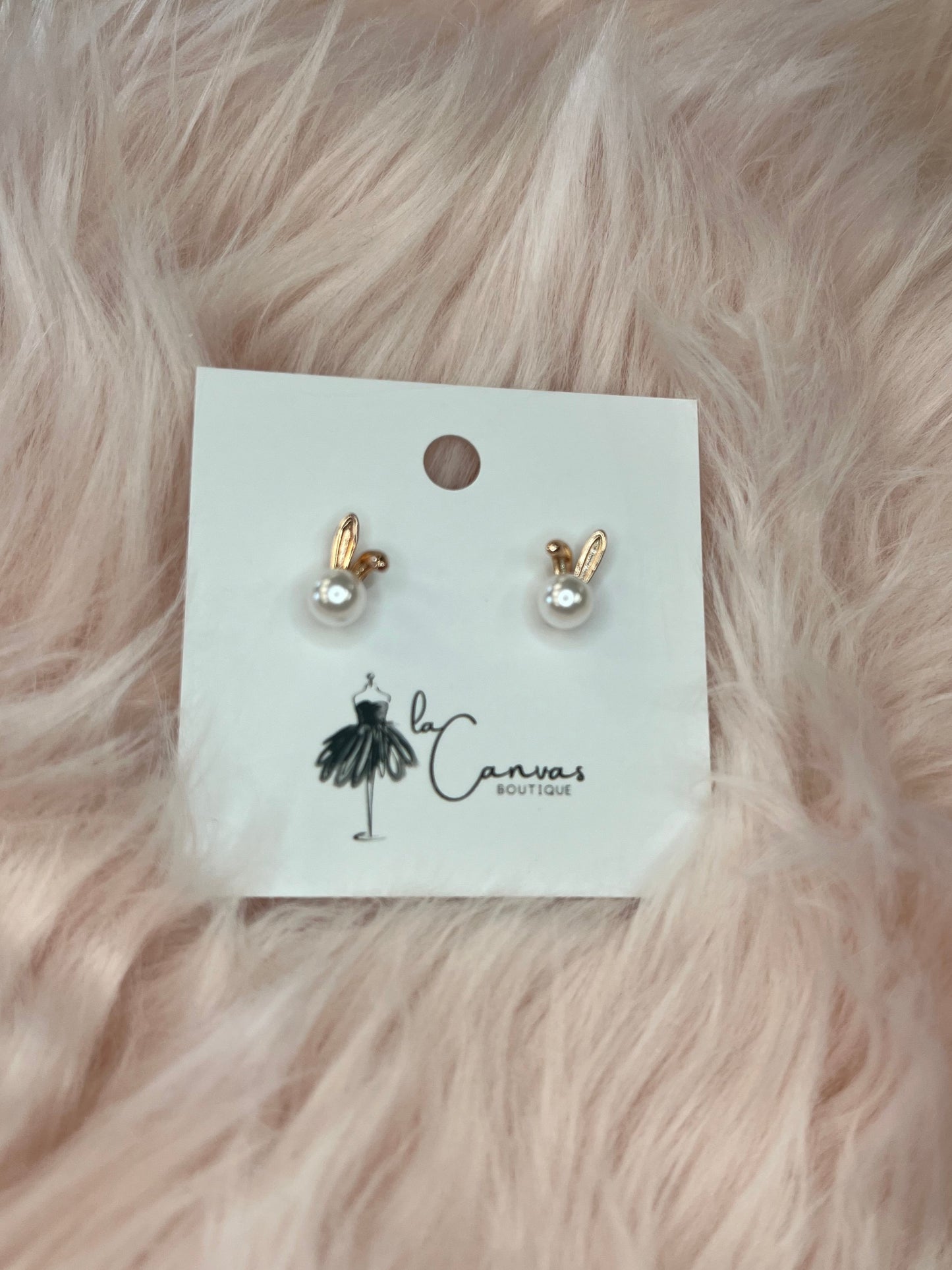 Pearl Bunny Stud