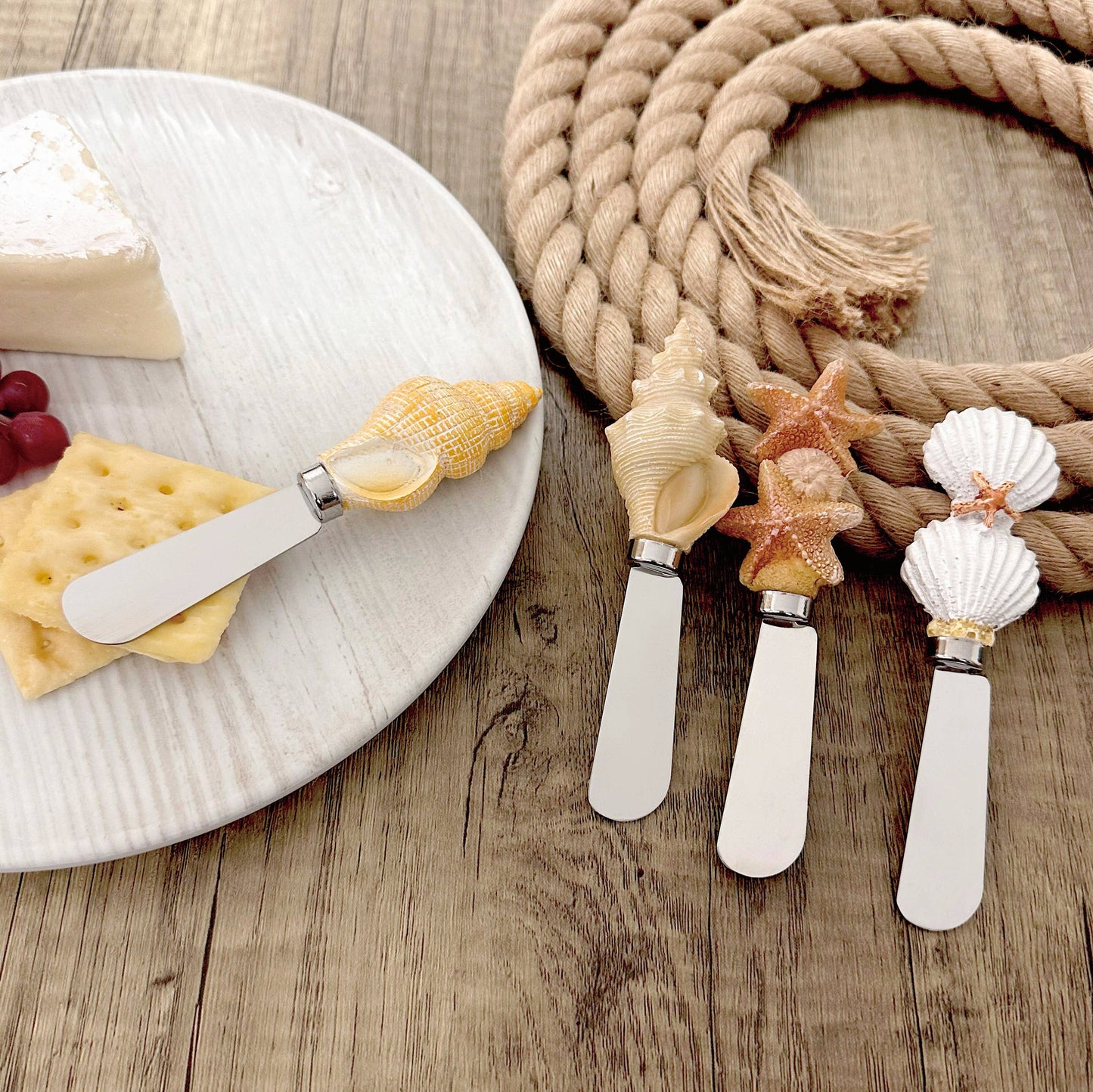 Shells Polyresin Cheese Spreader