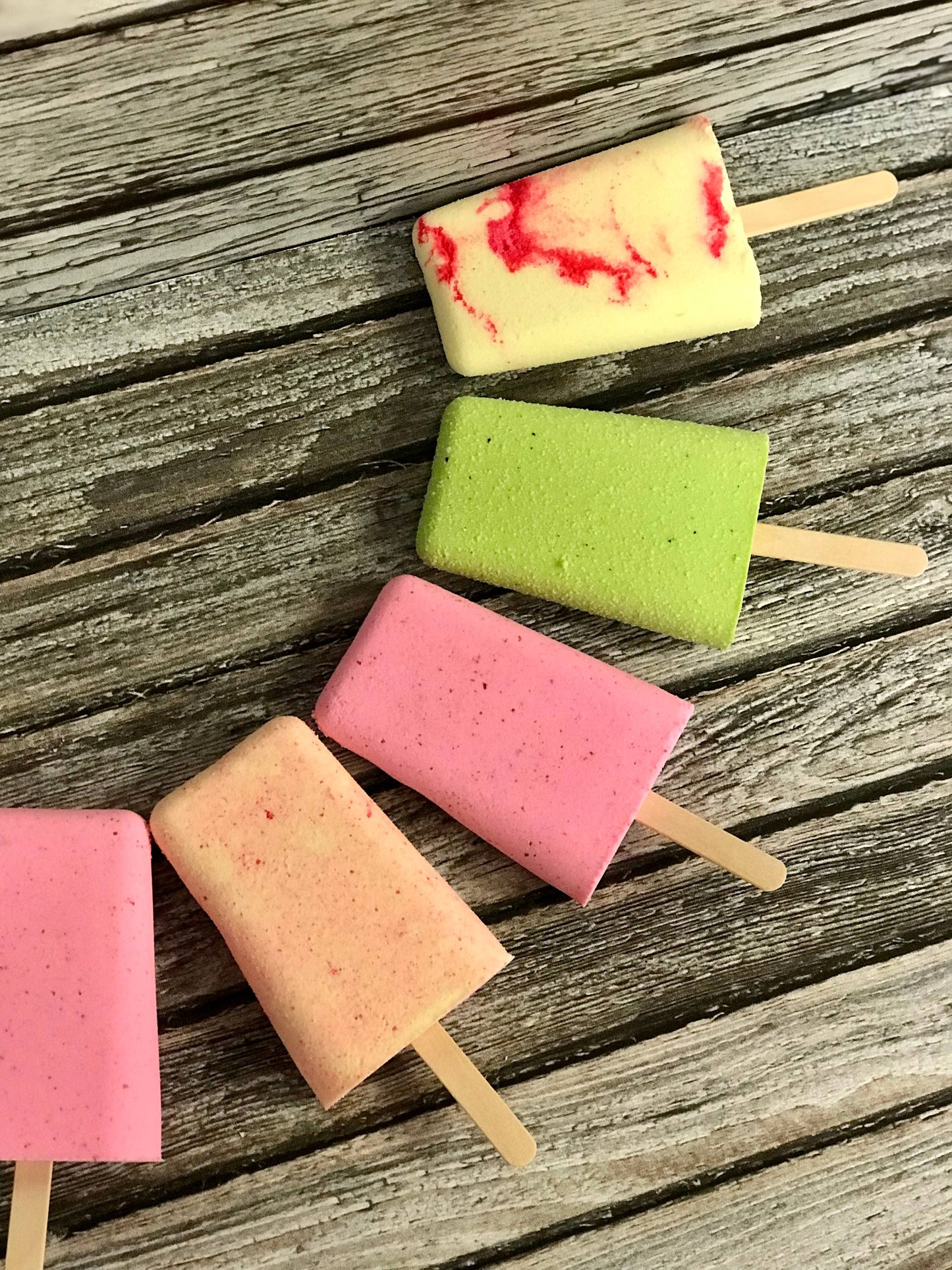 Popsicle Bath Bombs 4oz: Strawberry Guava